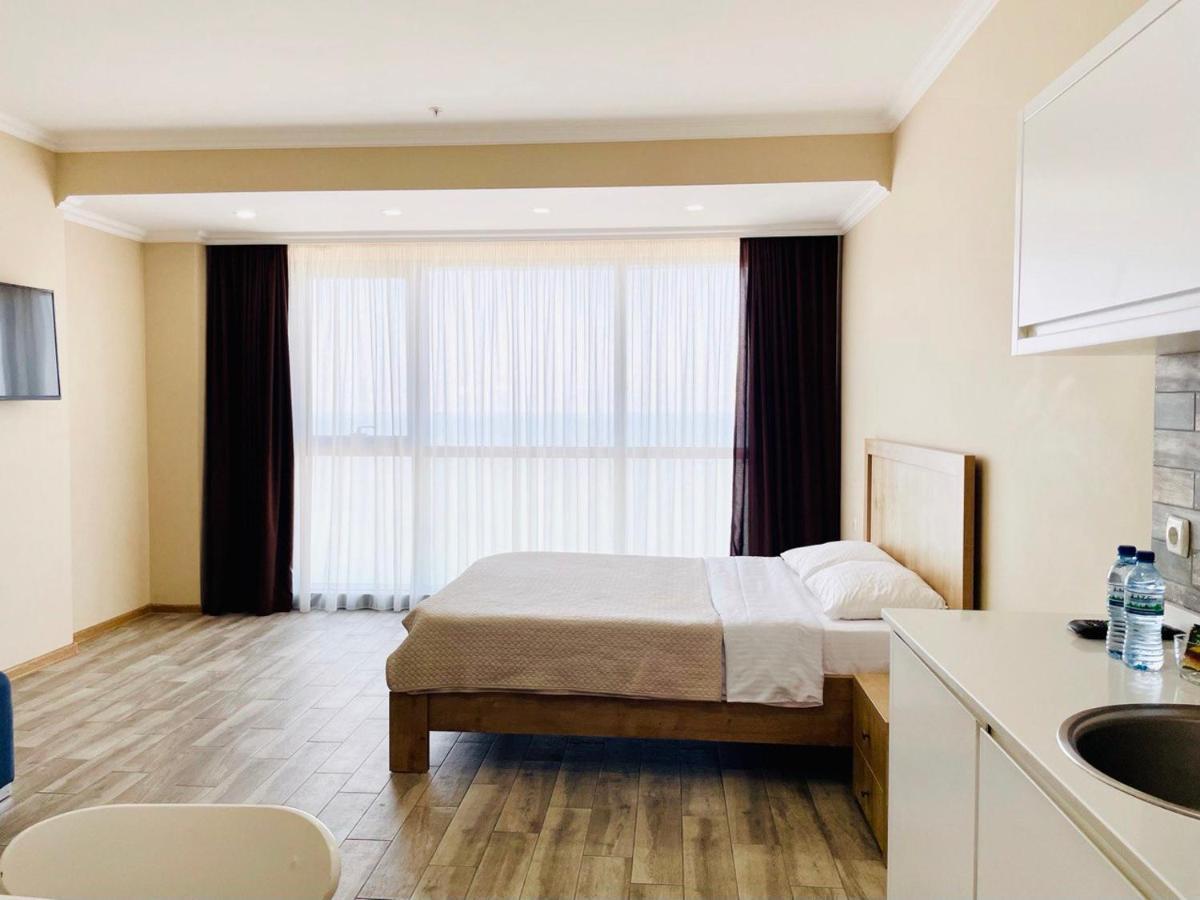 Balmaral Apart Hotel Batumi Exterior foto