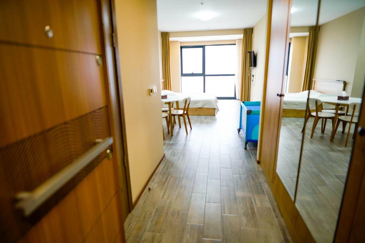 Balmaral Apart Hotel Batumi Exterior foto